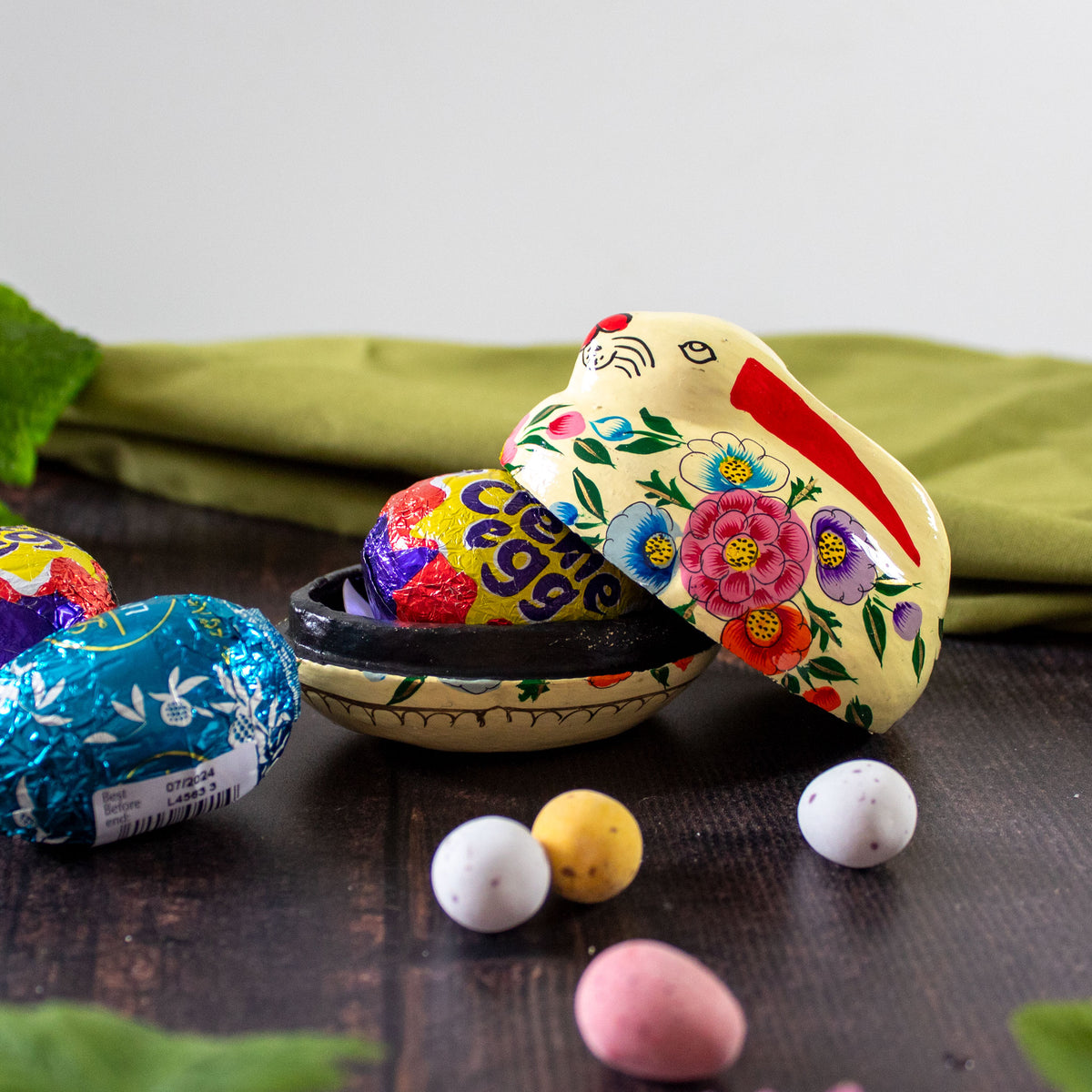 Easter Decoration - Opening Rabbit - Cream Flowers