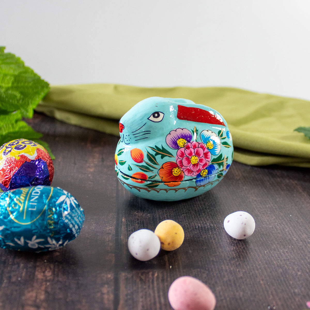 Easter Decoration - Opening Rabbit - Turquoise Flowers