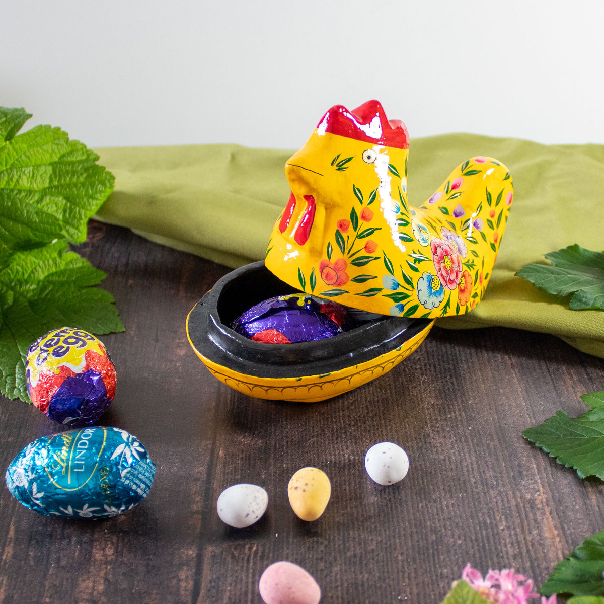 Easter Decoration - Opening Hen - Yellow Flowers