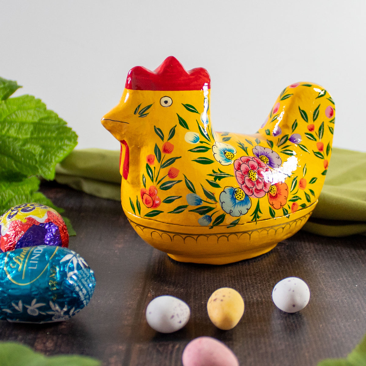 Easter Decoration - Opening Hen - Yellow Flowers