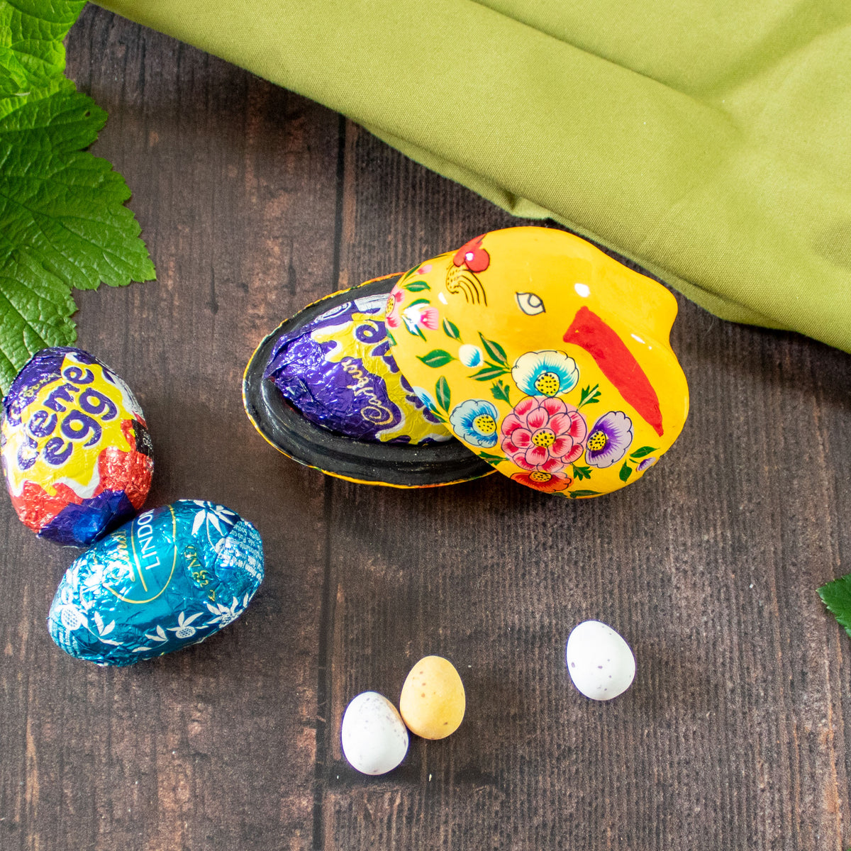 Easter Decoration - Opening Rabbit - Yellow Flowers